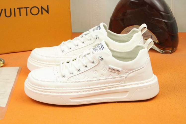 Picture of Louis Vuitton Shoes _SKULVsz38-43mnf015215221